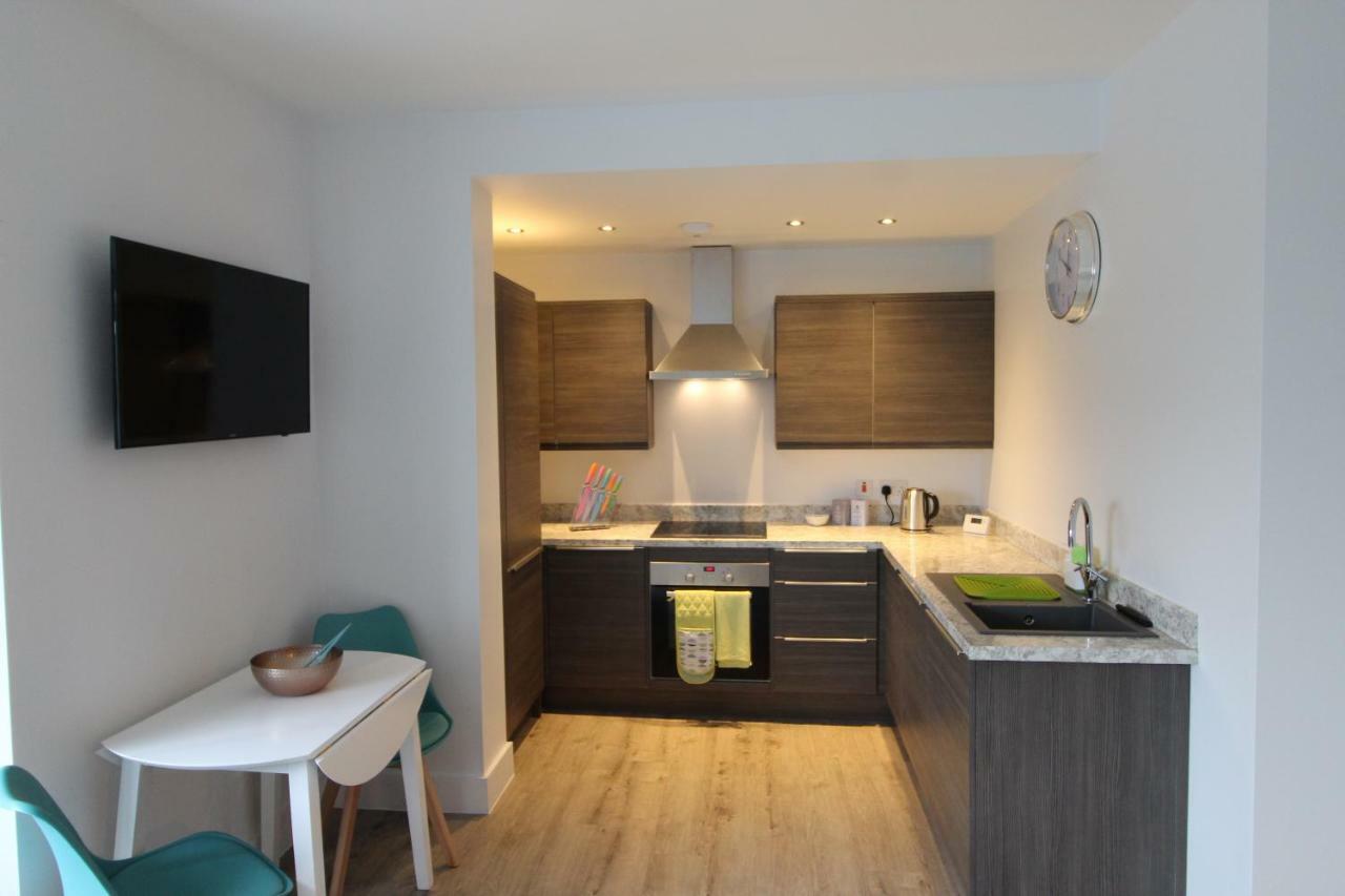 2 Serviced Apartments In Childwall-South Liverpool - Each Apartment Sleeps 6 Buitenkant foto