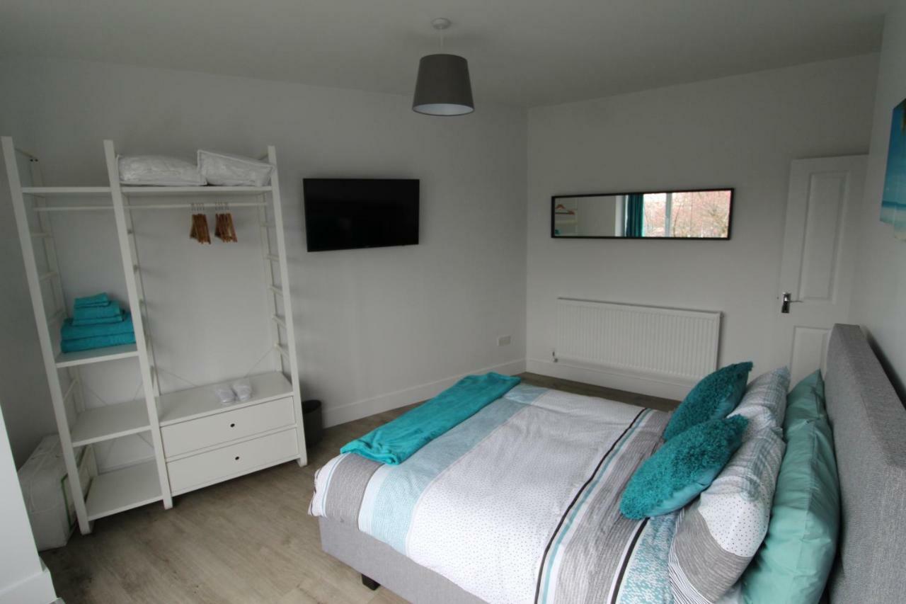 2 Serviced Apartments In Childwall-South Liverpool - Each Apartment Sleeps 6 Buitenkant foto