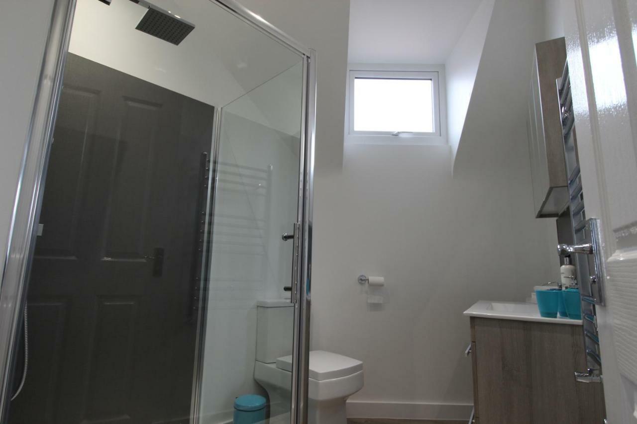 2 Serviced Apartments In Childwall-South Liverpool - Each Apartment Sleeps 6 Buitenkant foto