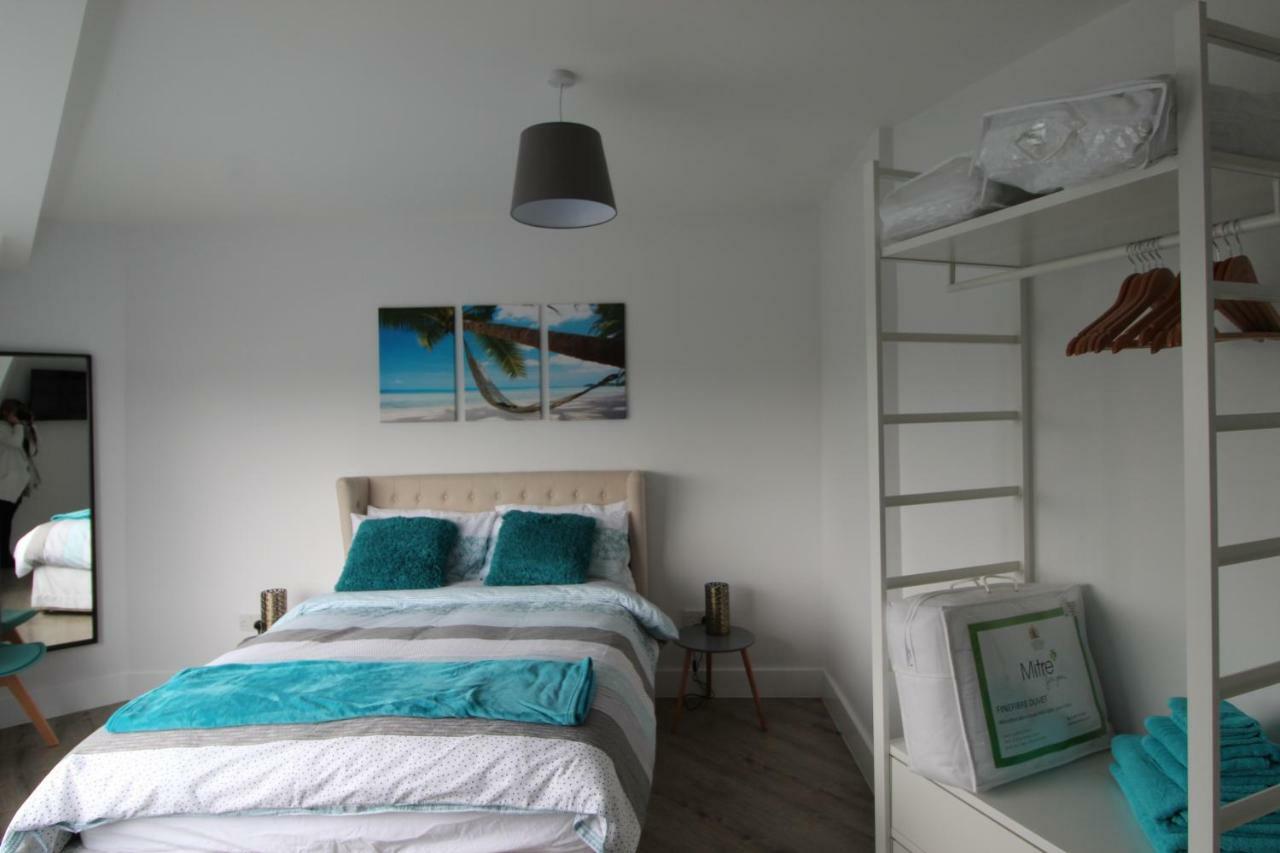 2 Serviced Apartments In Childwall-South Liverpool - Each Apartment Sleeps 6 Buitenkant foto