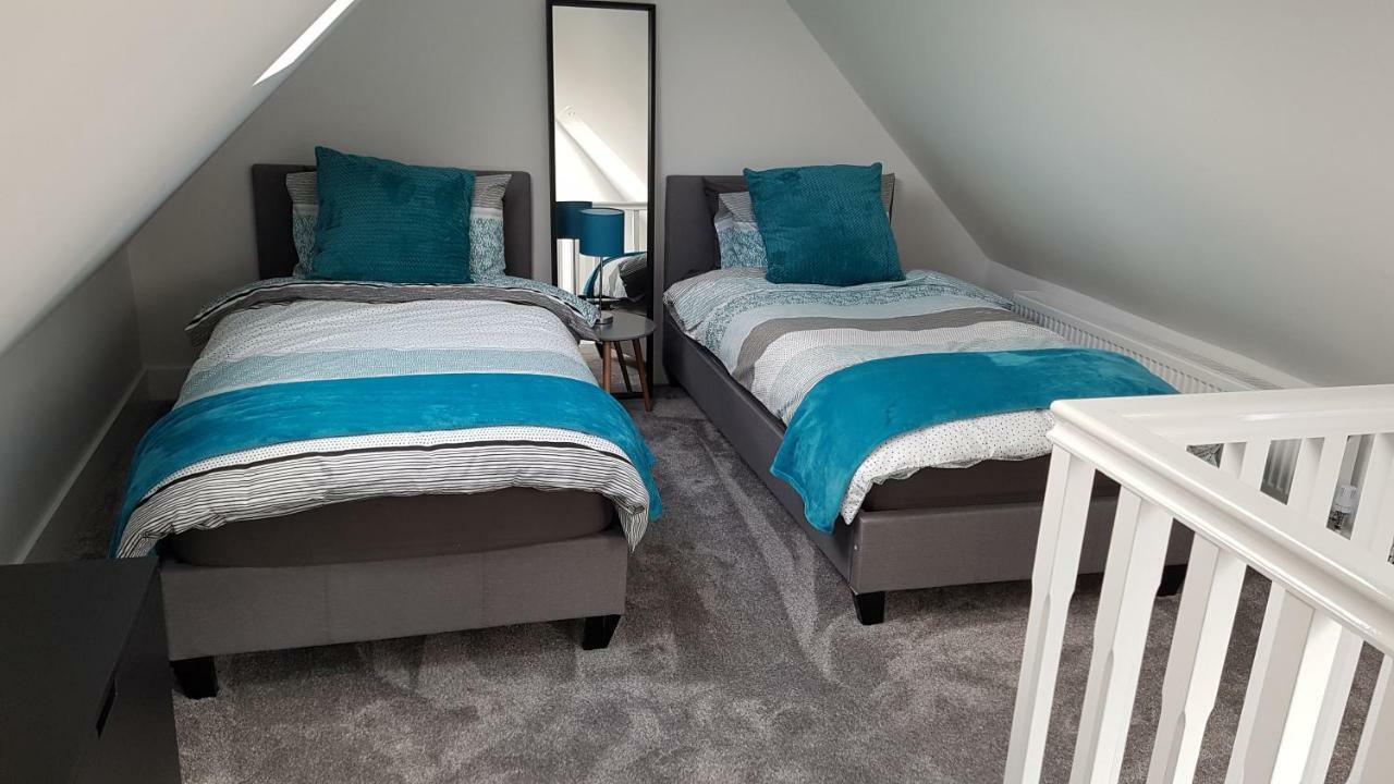 2 Serviced Apartments In Childwall-South Liverpool - Each Apartment Sleeps 6 Buitenkant foto
