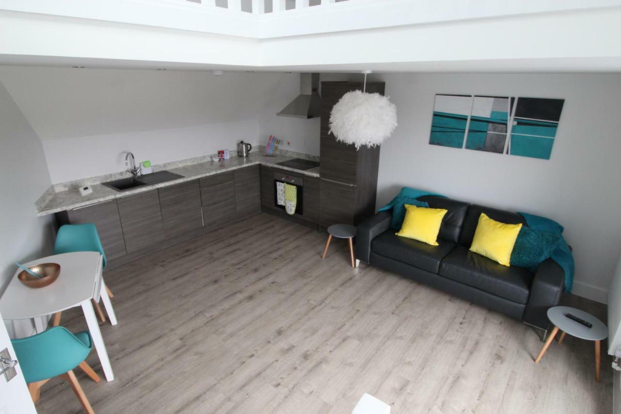 2 Serviced Apartments In Childwall-South Liverpool - Each Apartment Sleeps 6 Buitenkant foto